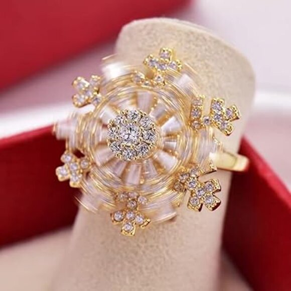 Neiman Marcus 18k Gold Plated Crystal Snowflake Ring - Picture 2 of 4